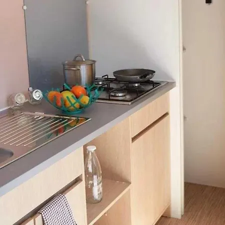 Mobilhome 3 Etoiles - Piscine - Eehiid 度假居 *